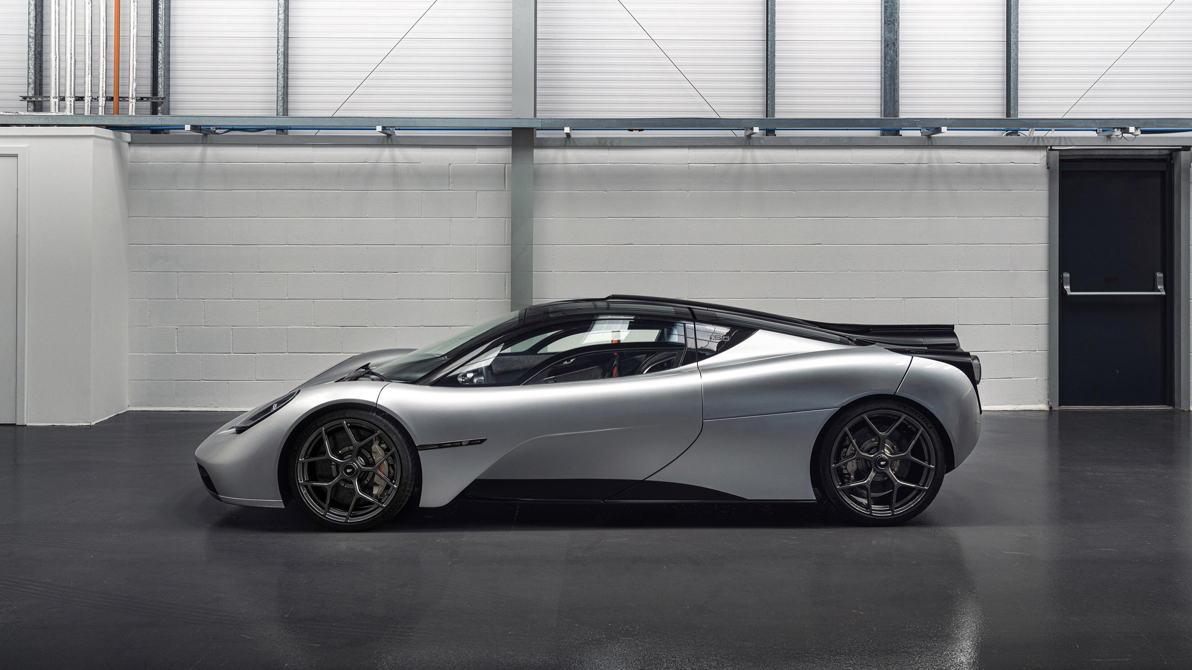 唯一双战场,湖人提前终结雷霆悬念,莫兰特在F1揭幕战接管比赛