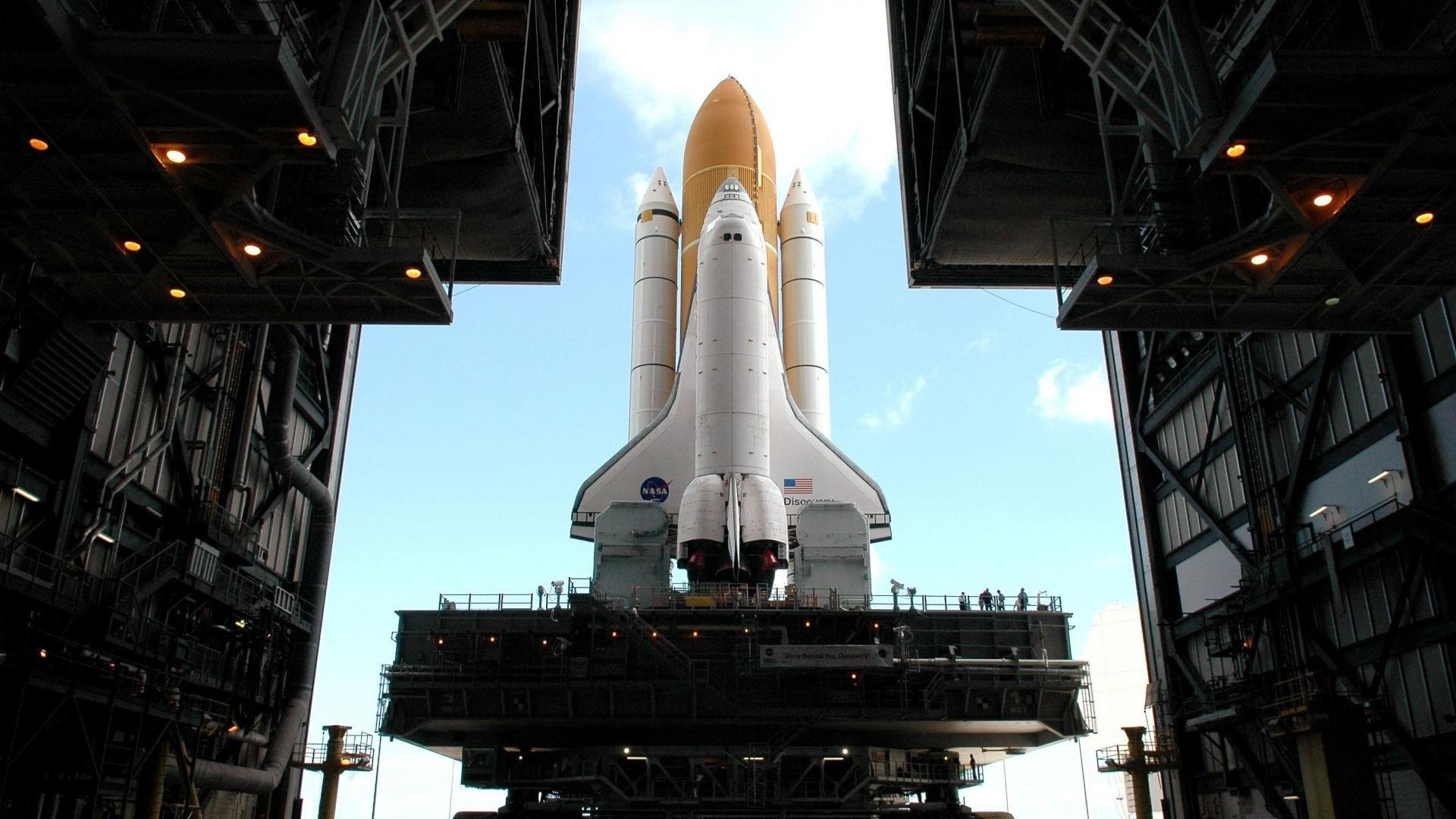 绿茵跨界奇谭,当安哥拉对阵多特蒙德,阿圭罗如何成为虚拟与现实间的胜负手